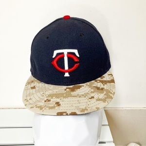 Minnesota Twins 2015 Memorial Day New Era MLB Fitted Flat Bill Hat Size 7 EUC